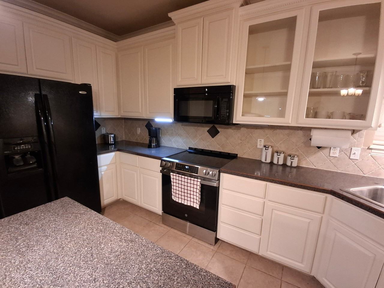 2142 Republic Ave - Photo 7 of 20