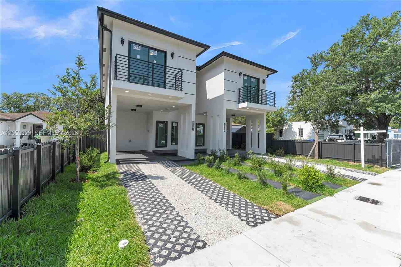 1816 Nw 49th St - Photo 2 of 37