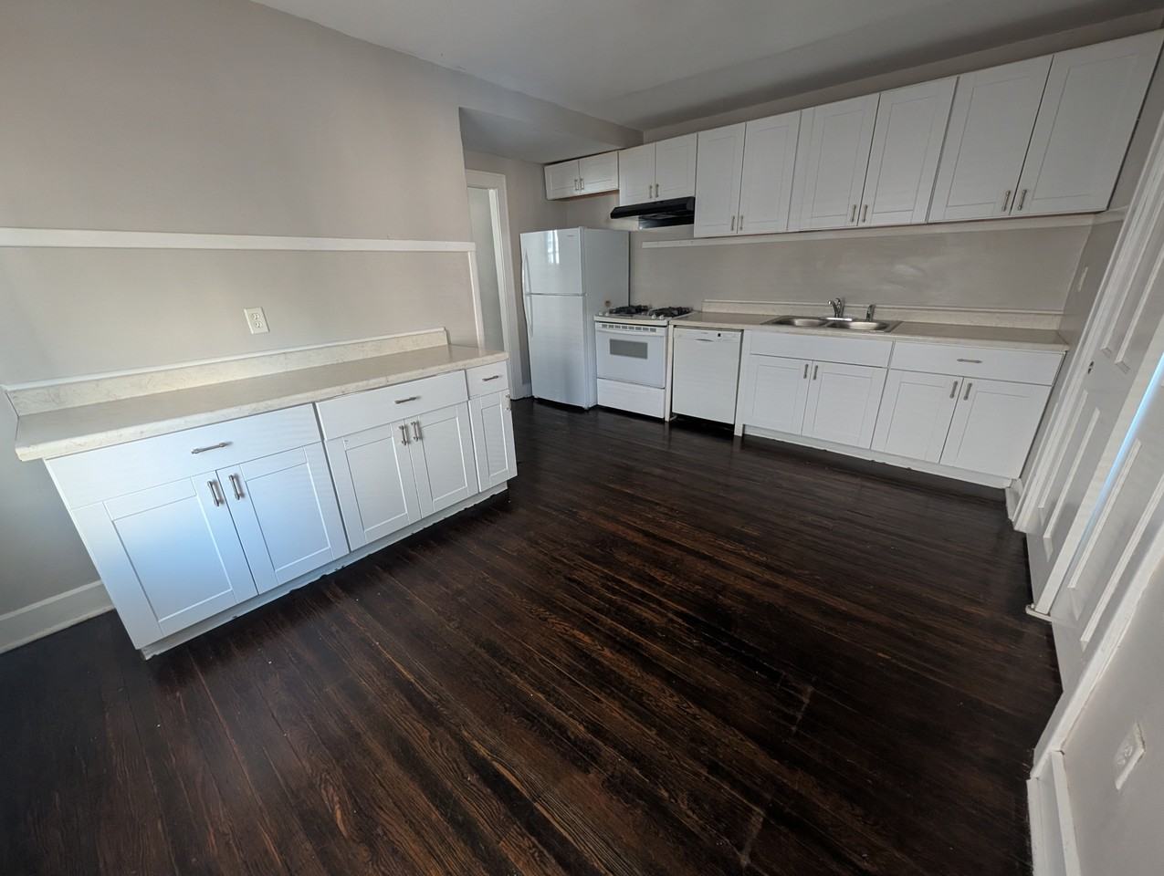 530 Eastern Ave - Photo 6 of 12