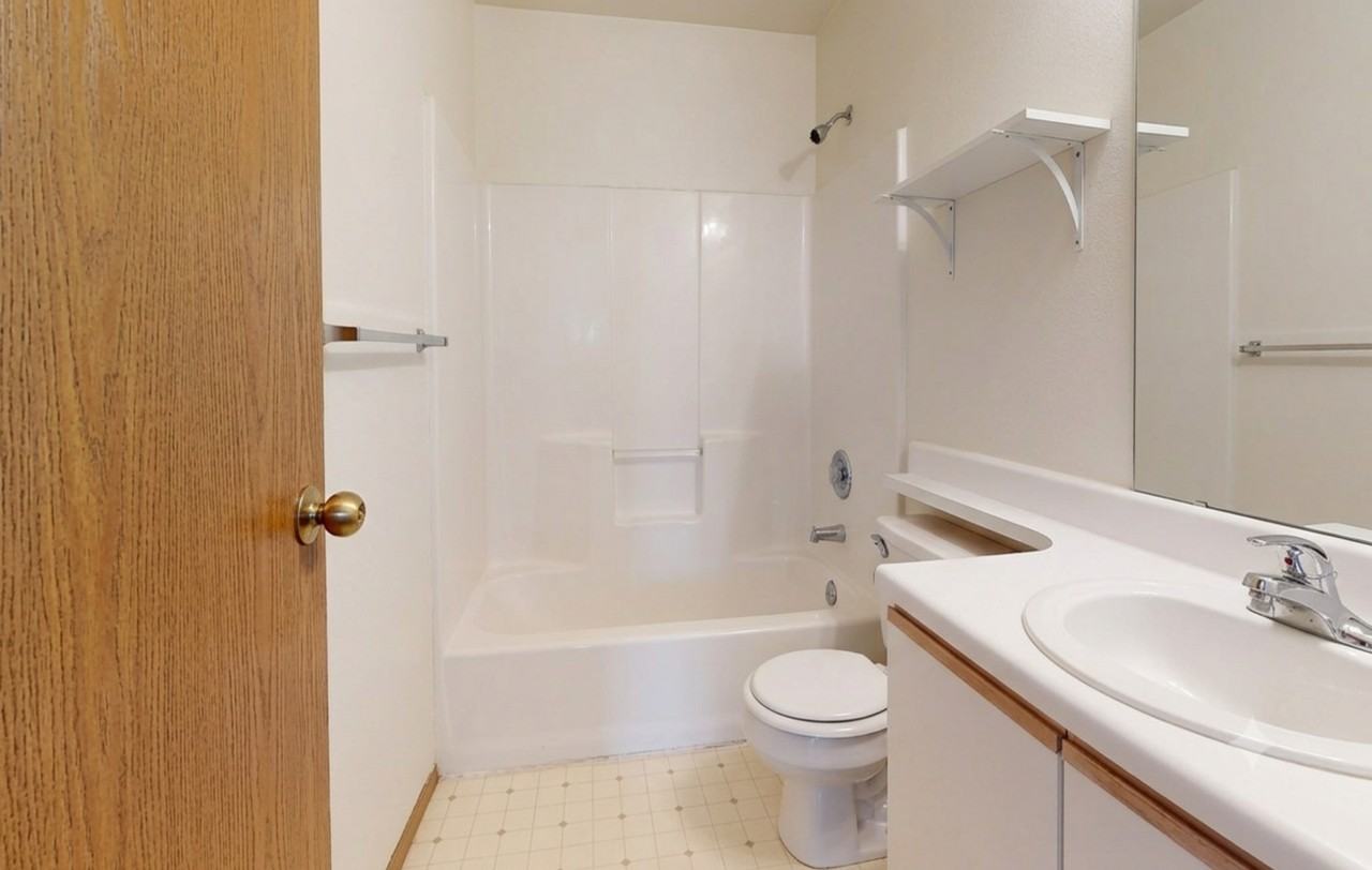 2257 Skyline Ln W - Photo 5 of 10
