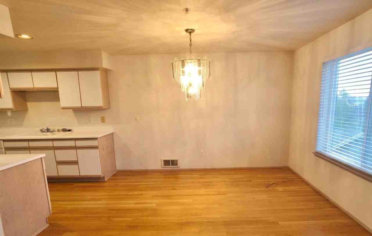 2257 Skyline Ln W - Photo 7 of 10