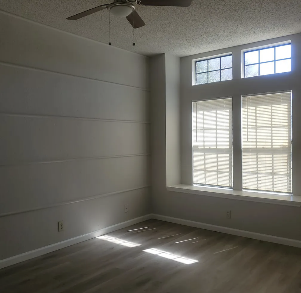 815 Tifton Ct - Photo 3 of 4