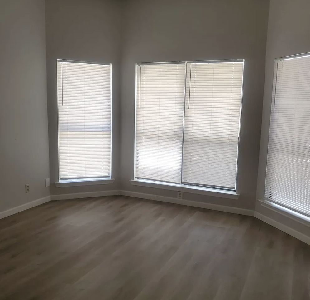 815 Tifton Ct - Photo 4 of 4