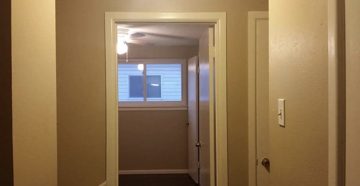 505 Hughes Dr - Photo 3 of 4