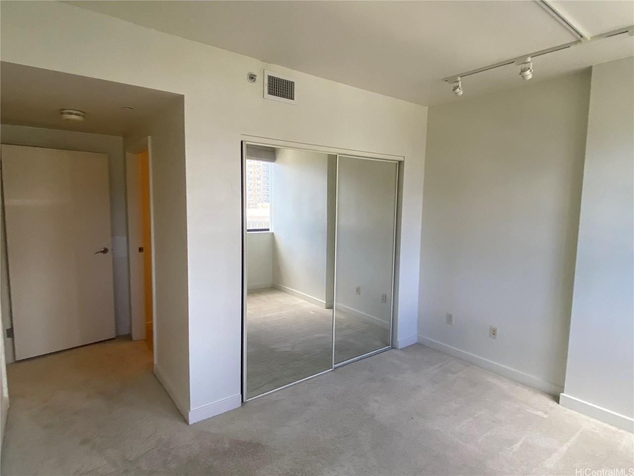 600 Queen St #1208 - Photo 5 of 12