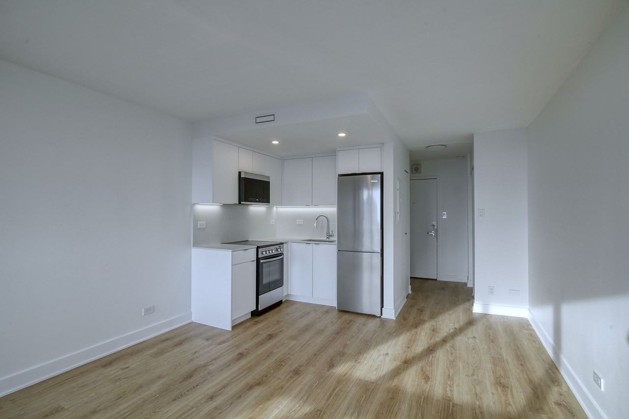 1975 Boul De Maisonneuve O — photo 2