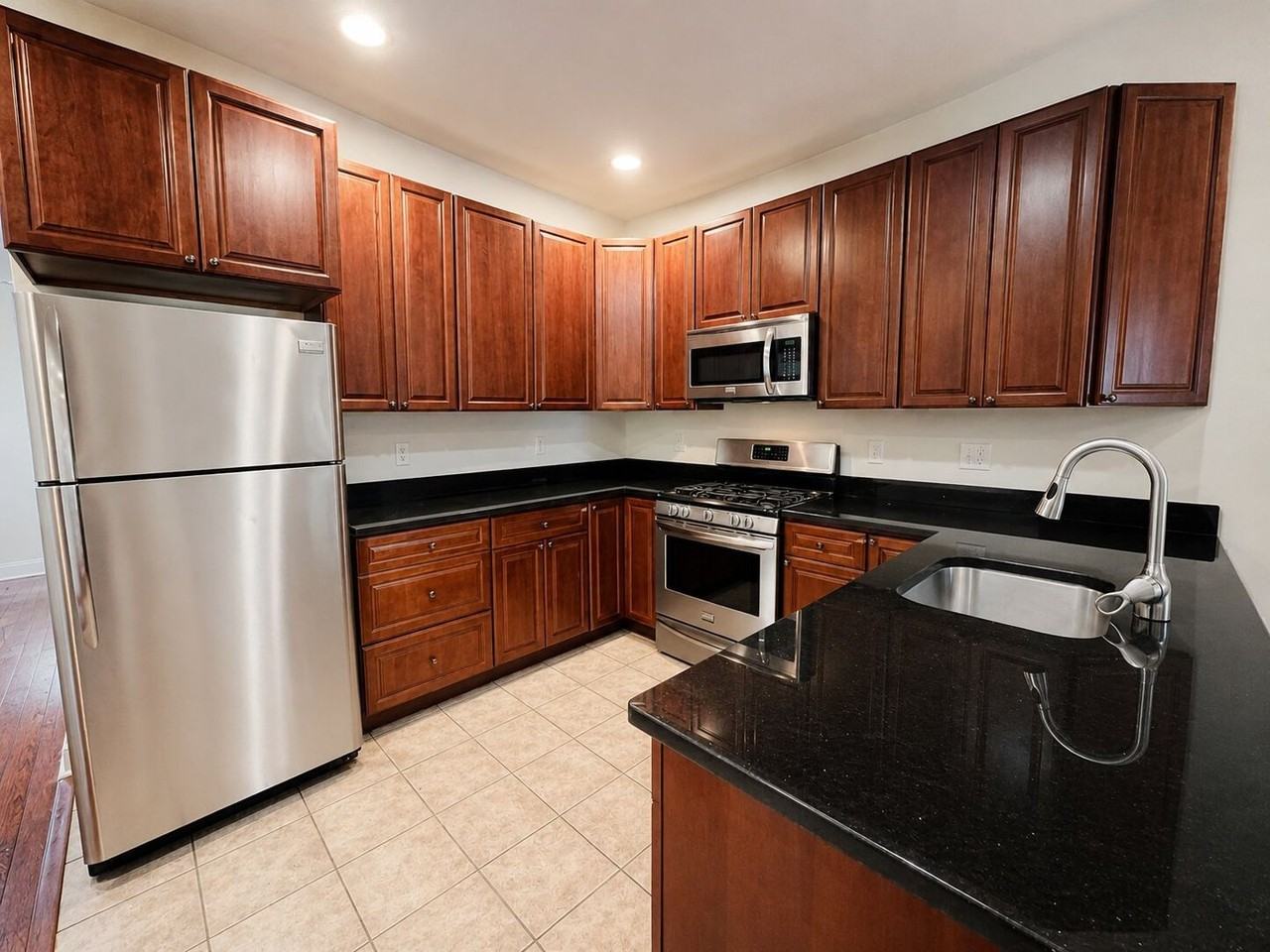 1912 N 17th St - Photo 2 of 19