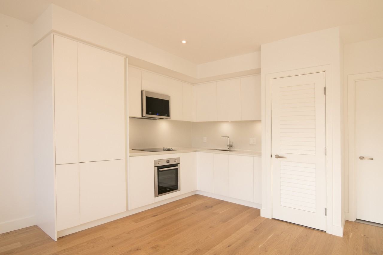 3014 Av Van Horne — photo 1