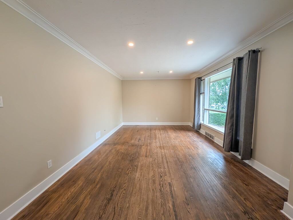 37 Franklin Blvd - Photo 3 of 24
