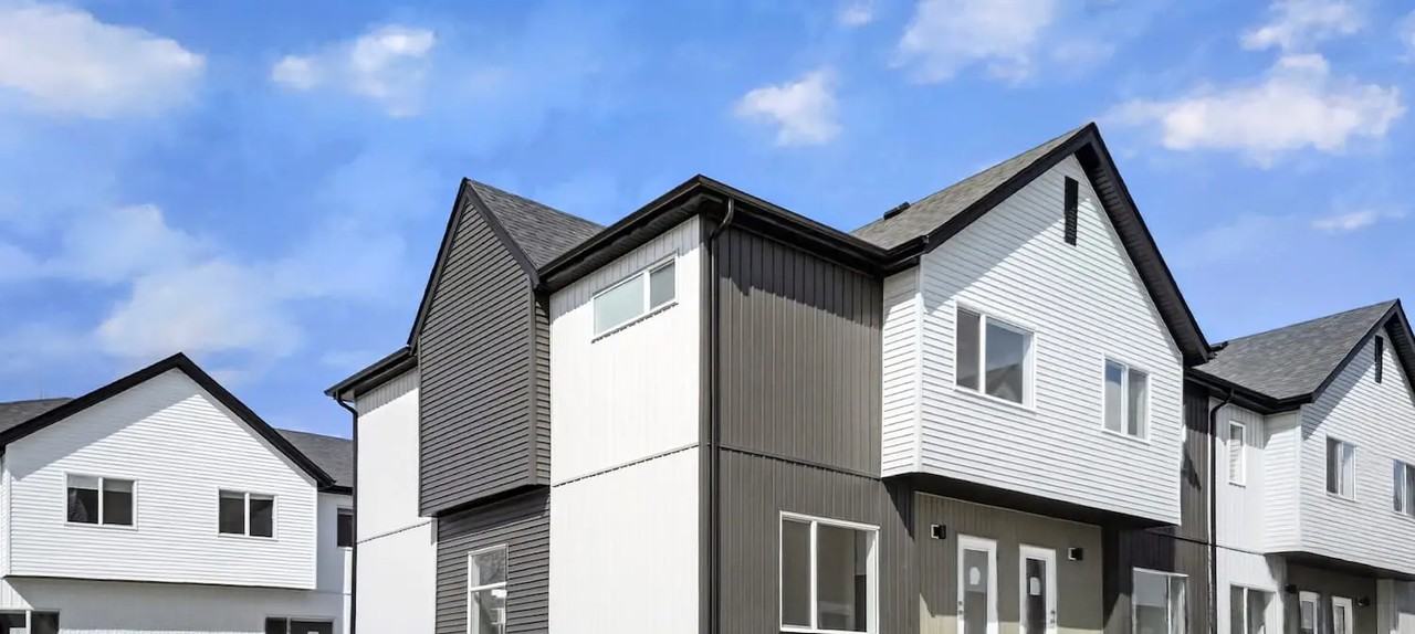 VUE AT STONESHIRE - Photo 2 of 15