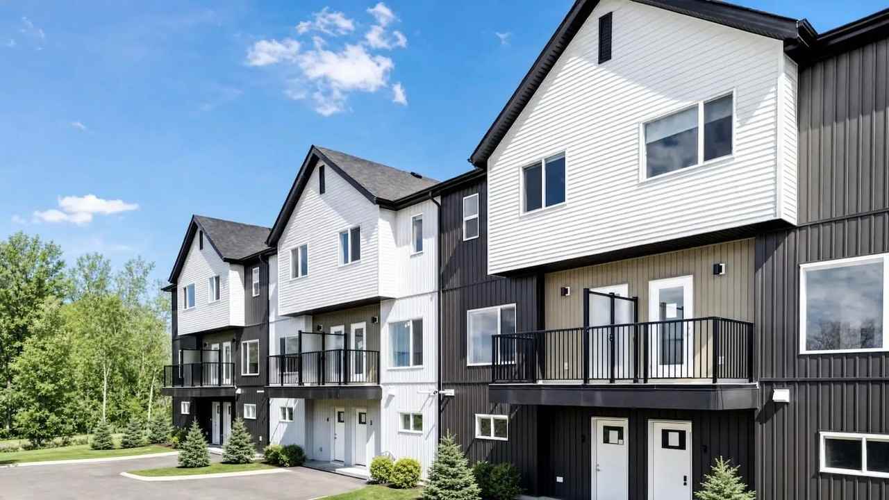 VUE AT STONESHIRE - Photo 3 of 15