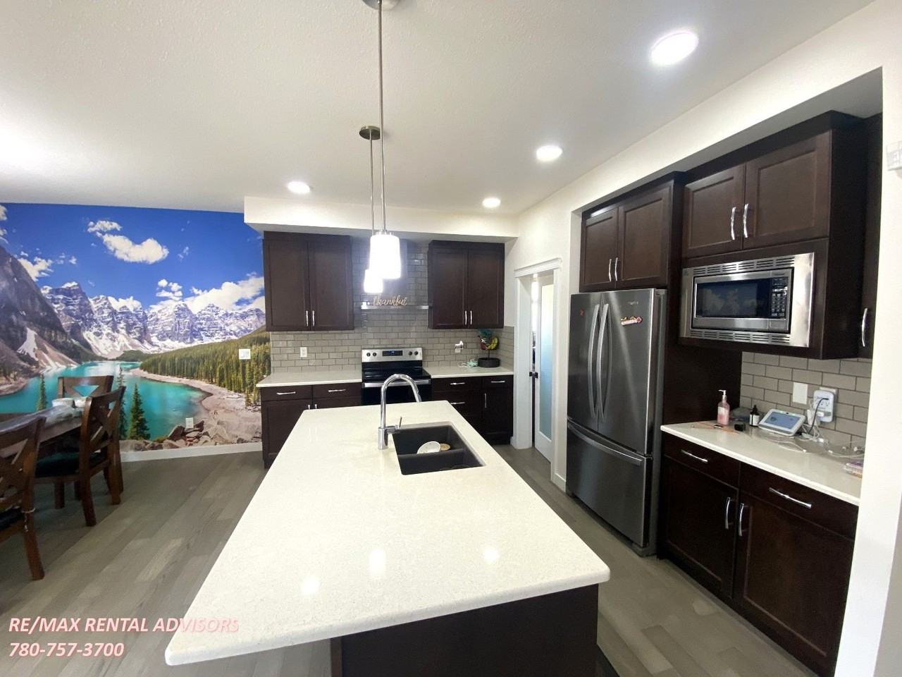 2443 15 Ave Nw - Photo 4 of 35