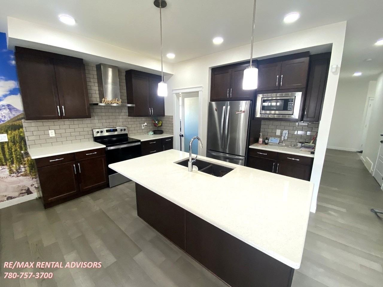 2443 15 Ave Nw - Photo 3 of 35