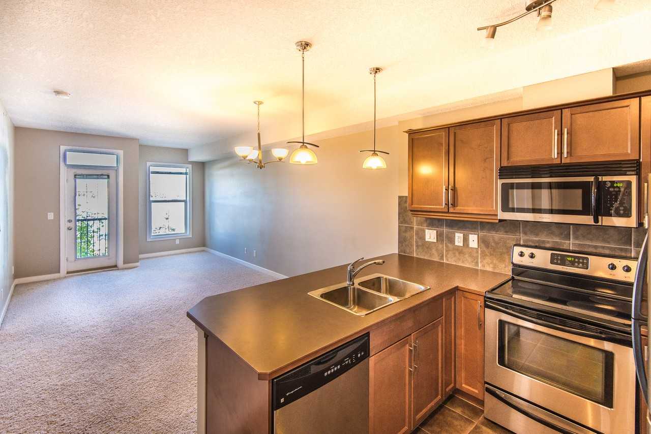 15304 Solea Condominiums - Photo 4 of 12