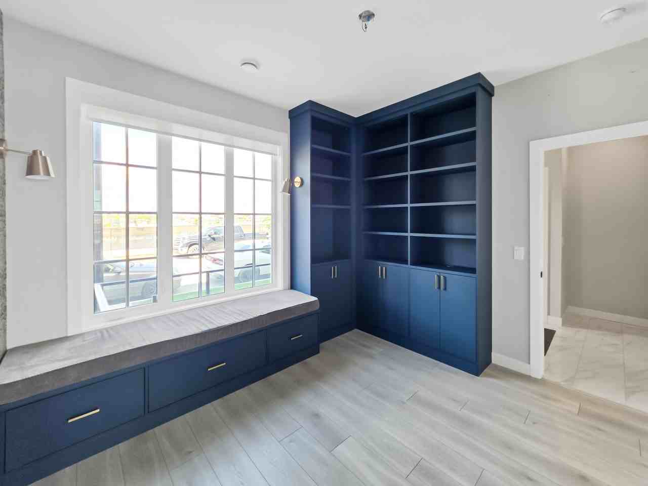 8161 8 Ave Sw - Photo 5 of 28