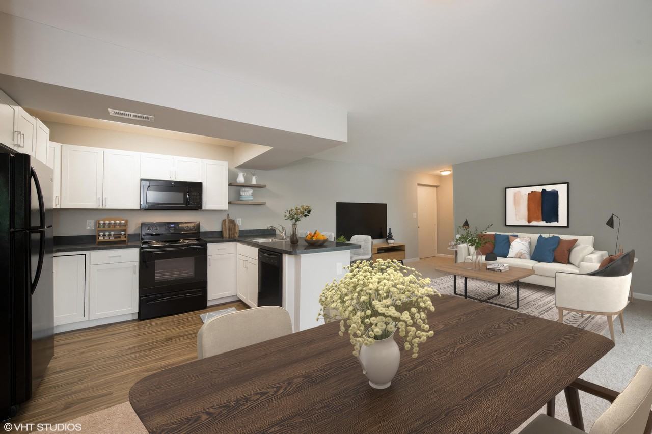 7 Pointe Apartments - Photo 6 of 38