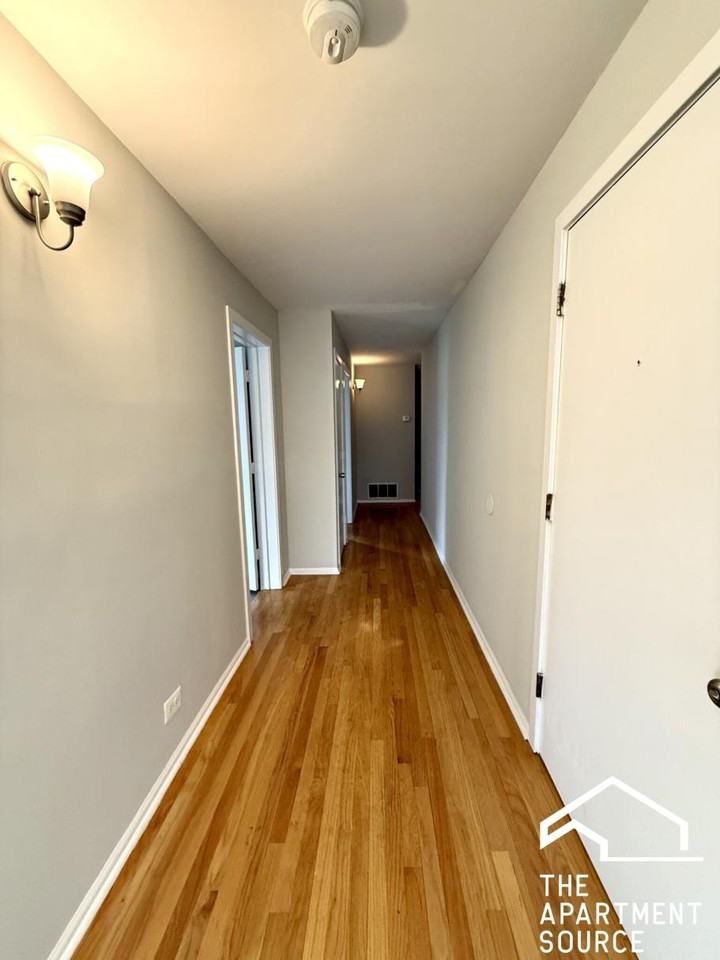 6141 S Woodlawn Ave #3 - Photo 3 of 22