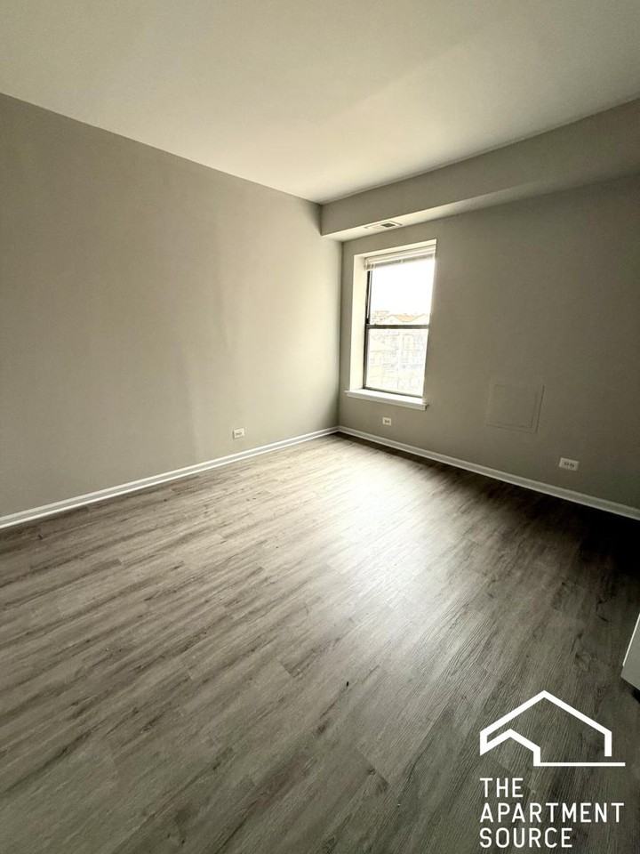 6141 S Woodlawn Ave #3 - Photo 5 of 22