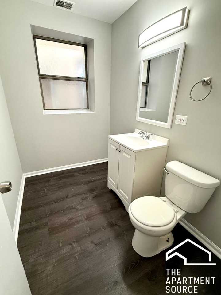 6143 S Woodlawn Ave #1 - Photo 5 of 18