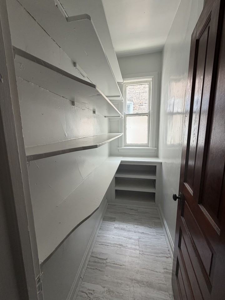 1249 W Newport Ave - Photo 4 of 16