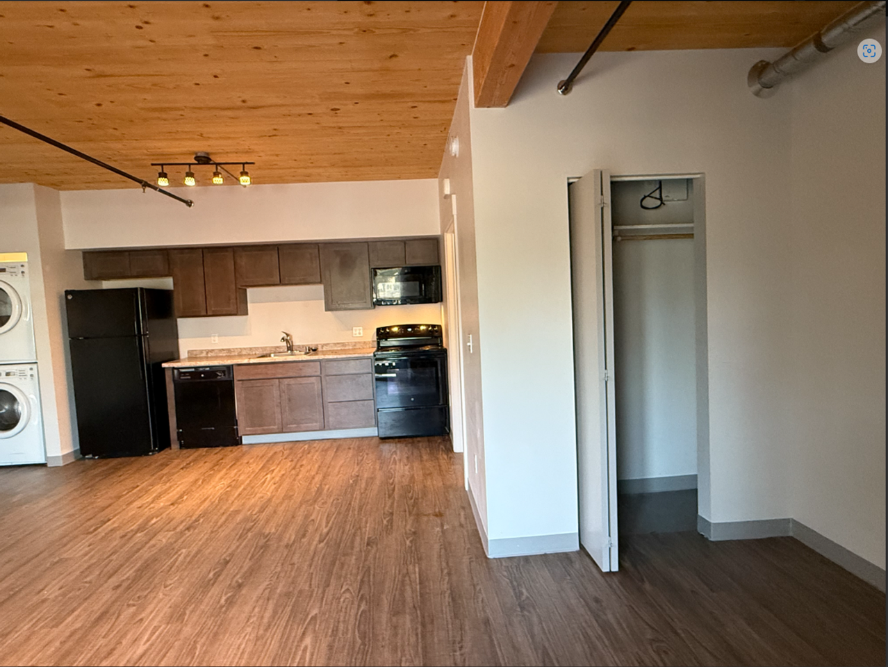 1026 W 1st St Unit B203 #B203 - Photo 5 of 7