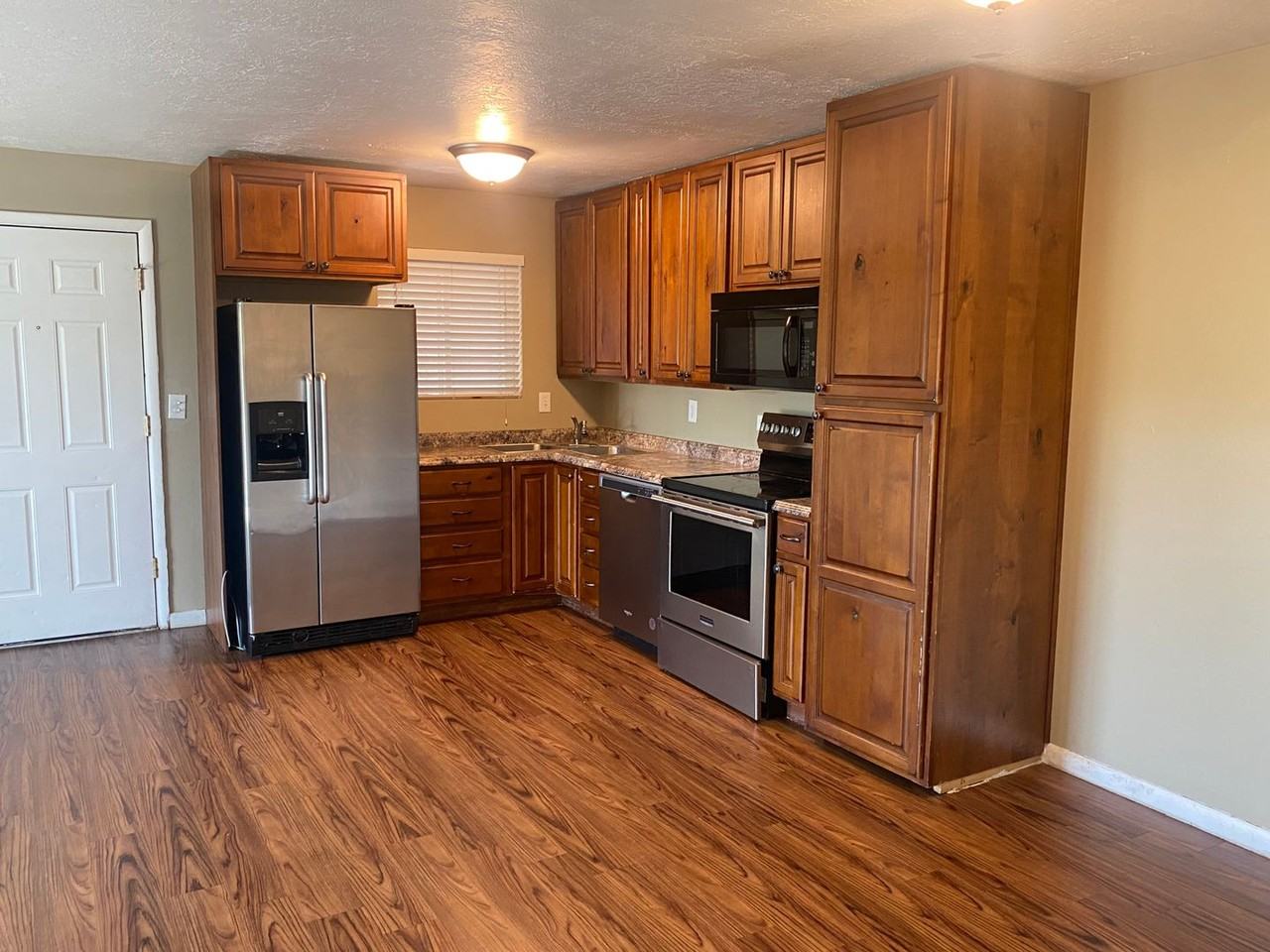 2640 W 3800 S (Valley Fair 16 Plex) - Photo 7 of 30