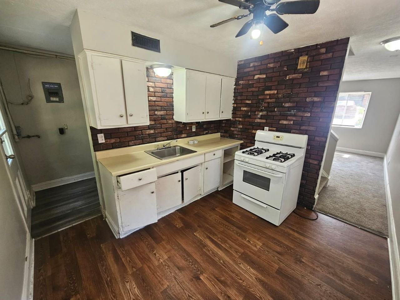199 Dalepark Dr - Photo 4 of 15