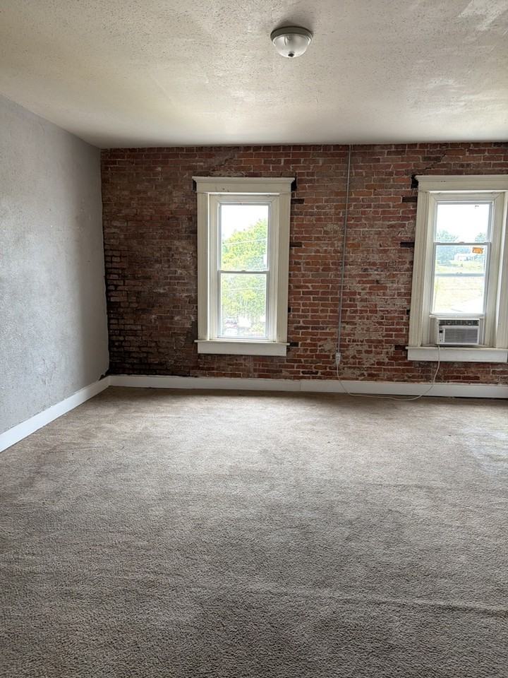 122 N Main St #C - Photo 3 of 3