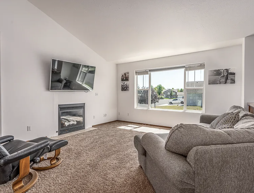 3820 W Jay St - Photo 3 of 16