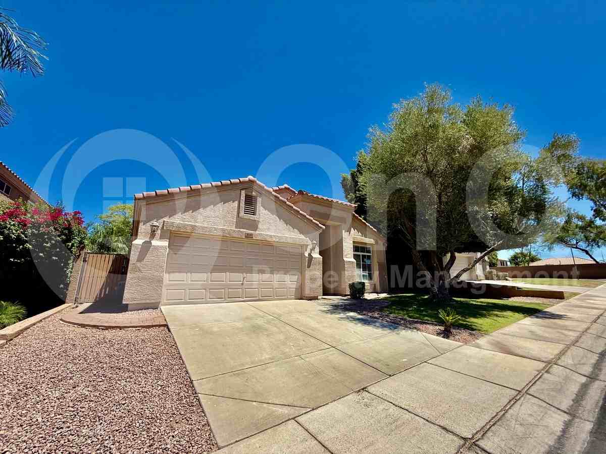 826 W Carob Dr - Photo 2 of 23