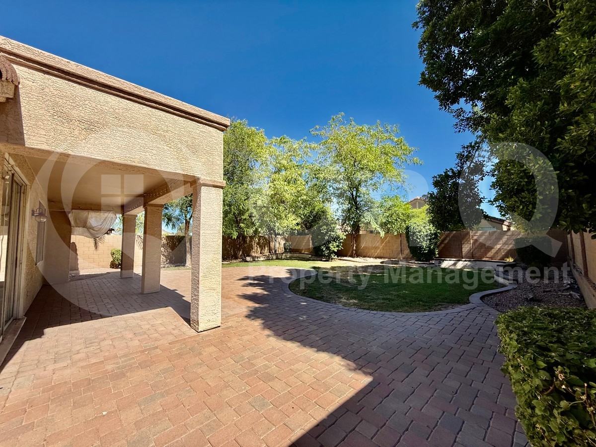 826 W Carob Dr - Photo 4 of 23