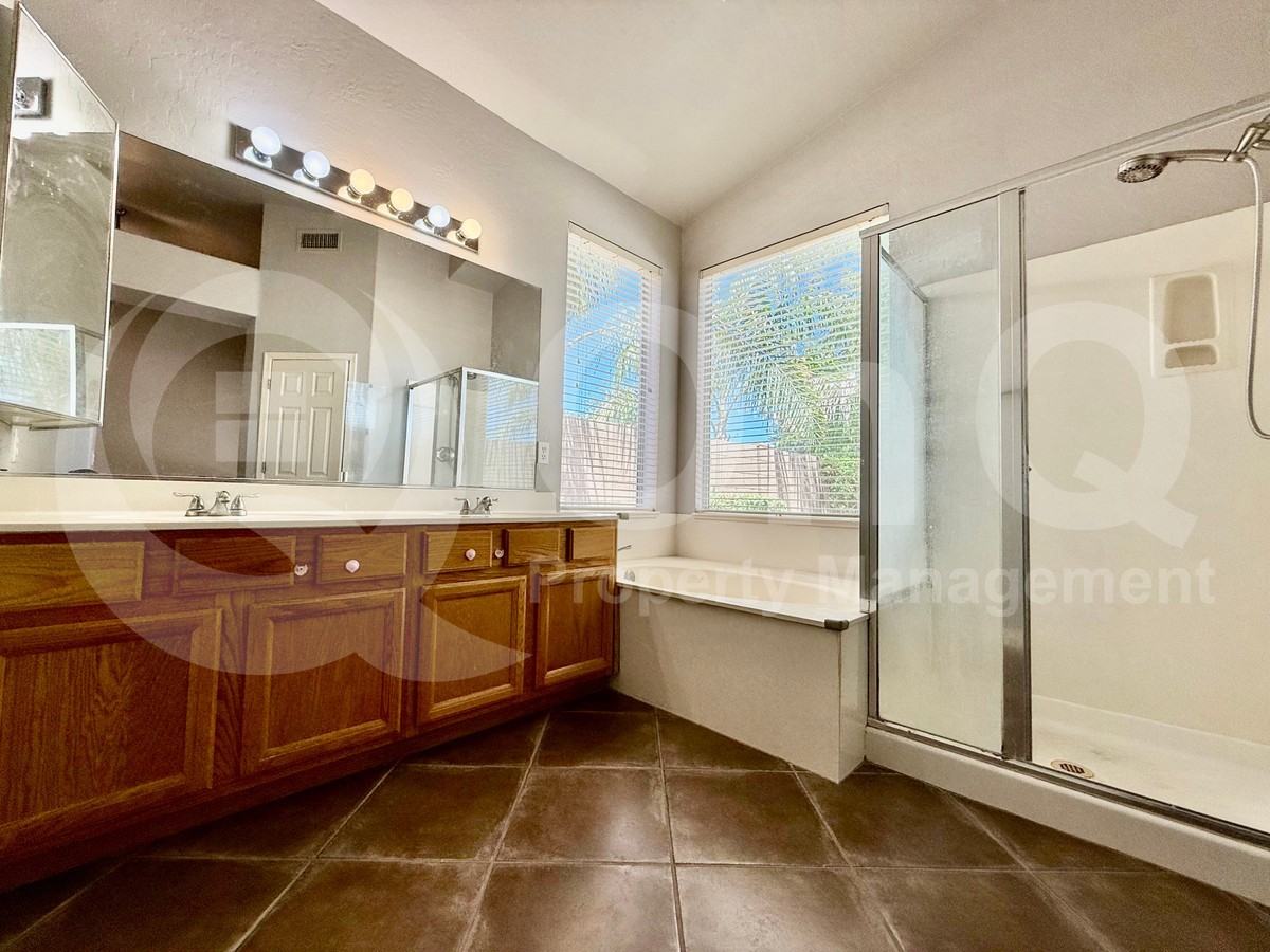 826 W Carob Dr - Photo 7 of 23