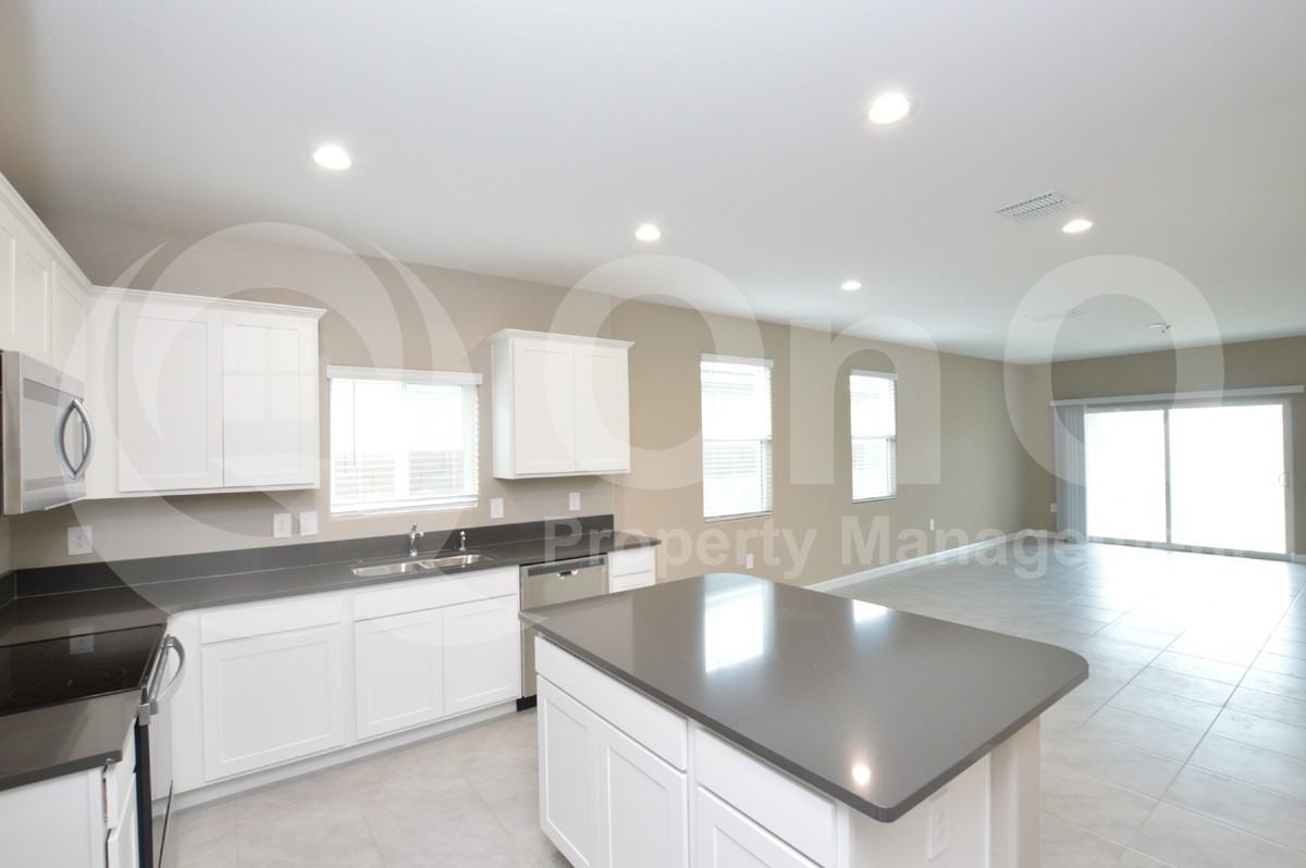 24204 W Verlea Dr - Photo 4 of 25