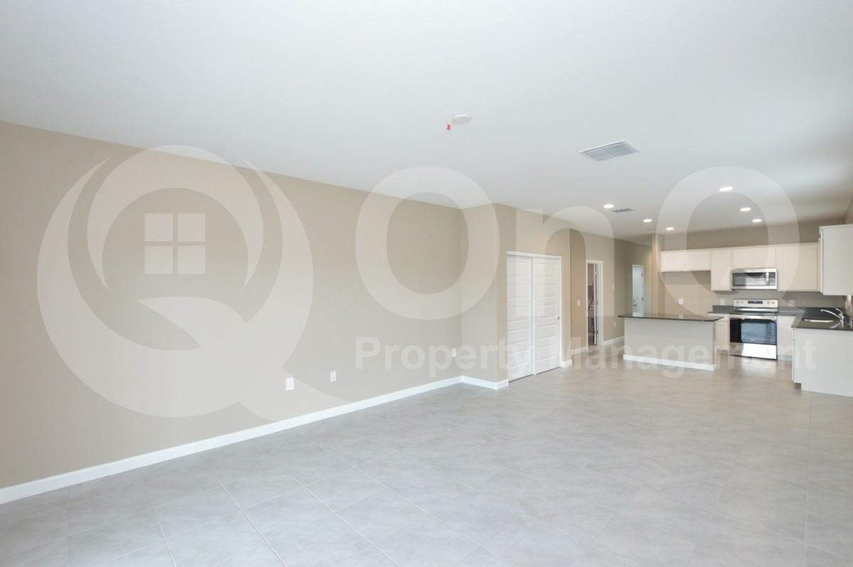 24204 W Verlea Dr - Photo 5 of 25