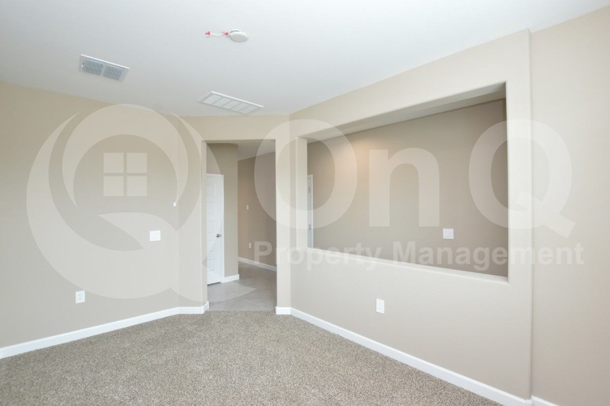 24204 W Verlea Dr - Photo 7 of 25