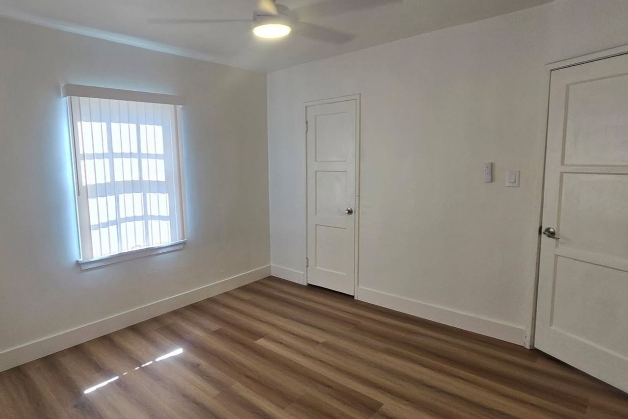 1631 1/4 S Bronson Ave - Photo 6 of 9
