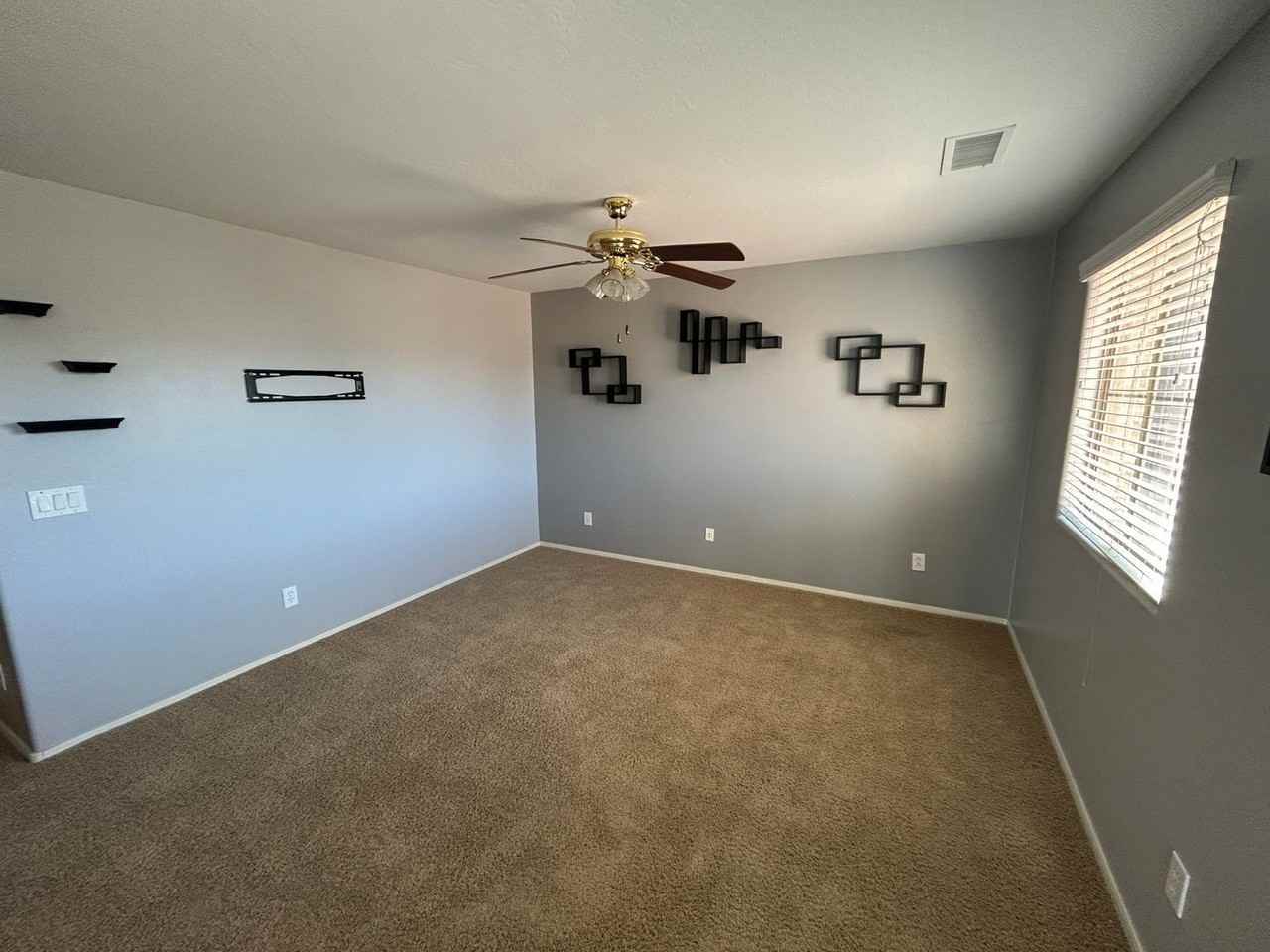 26066 W Yukon Dr - Photo 7 of 23