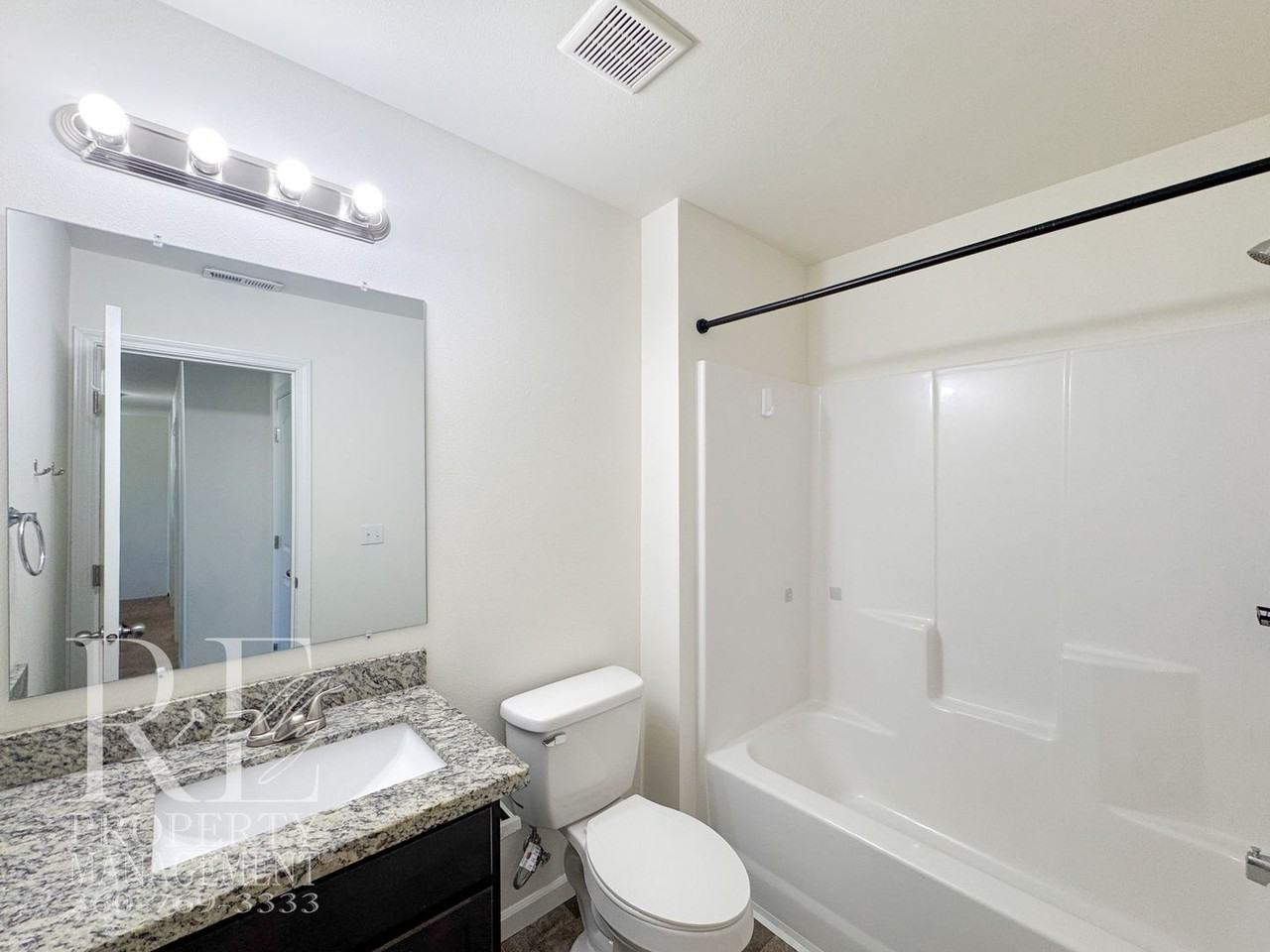 4250 Se Horsehead Way - Photo 6 of 36