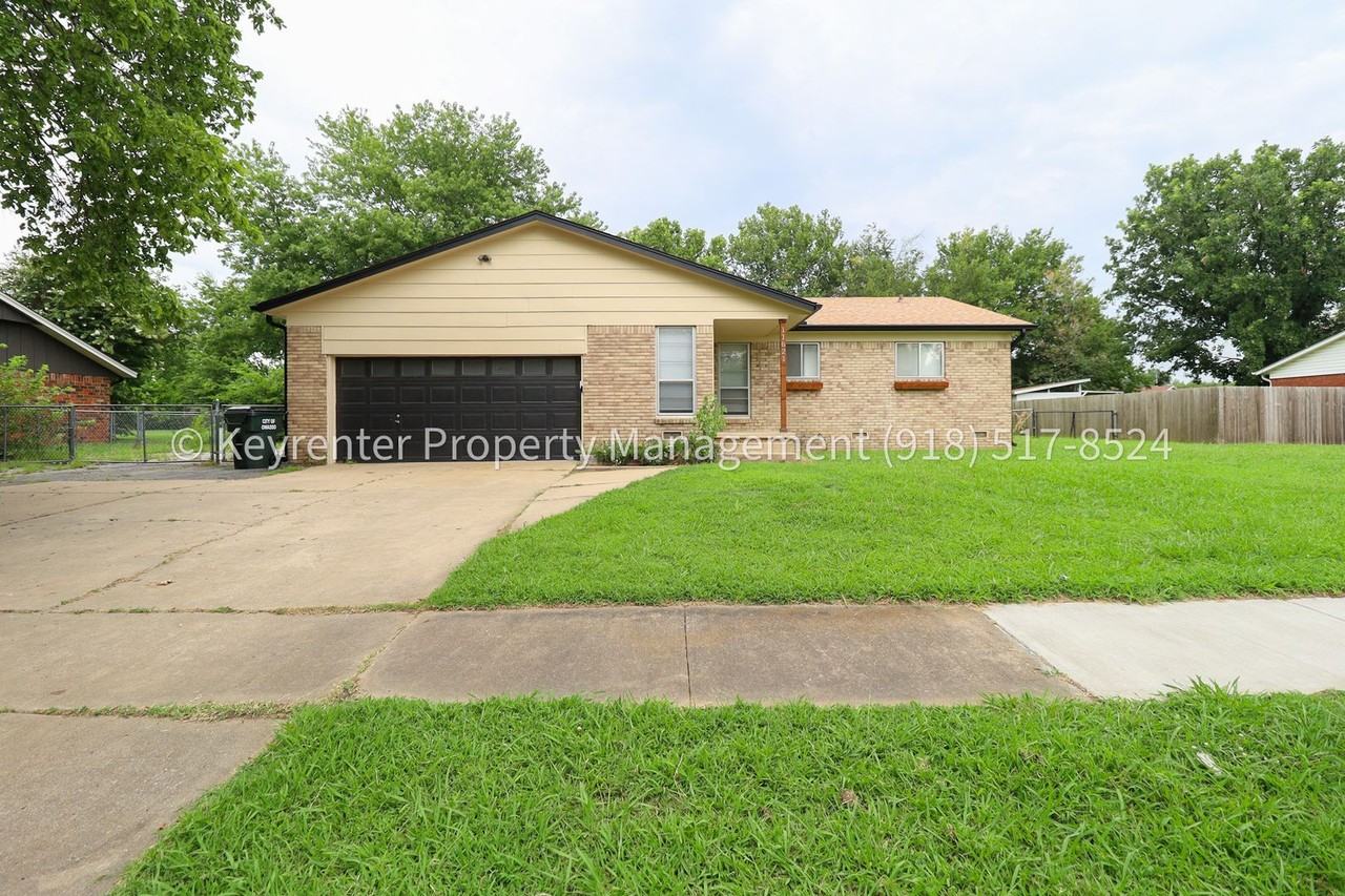 11621 N 103rd East Ave - Photo 2 of 39