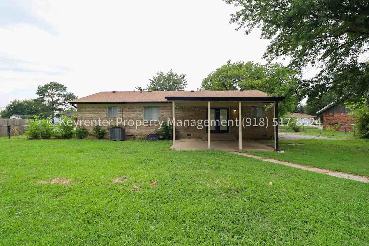 11621 N 103rd East Ave - Photo 7 of 39