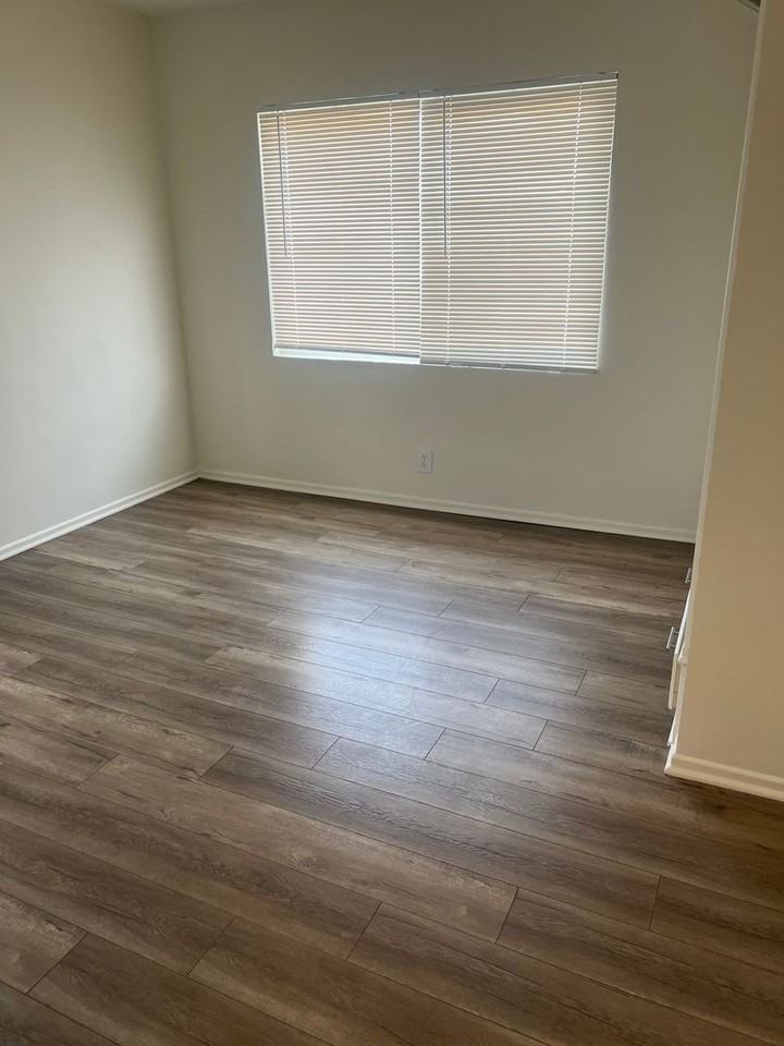 4134 1/4 Somerset Dr - Photo 3 of 5