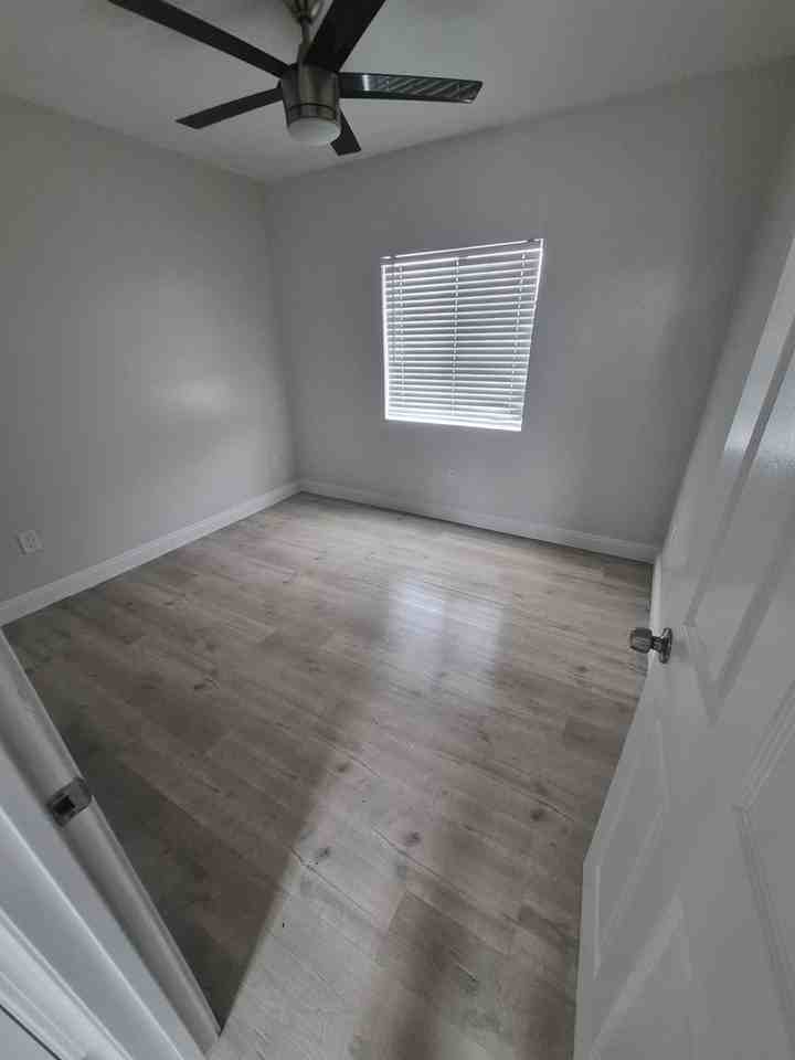 153 1/2 E 62nd St - Photo 4 of 5
