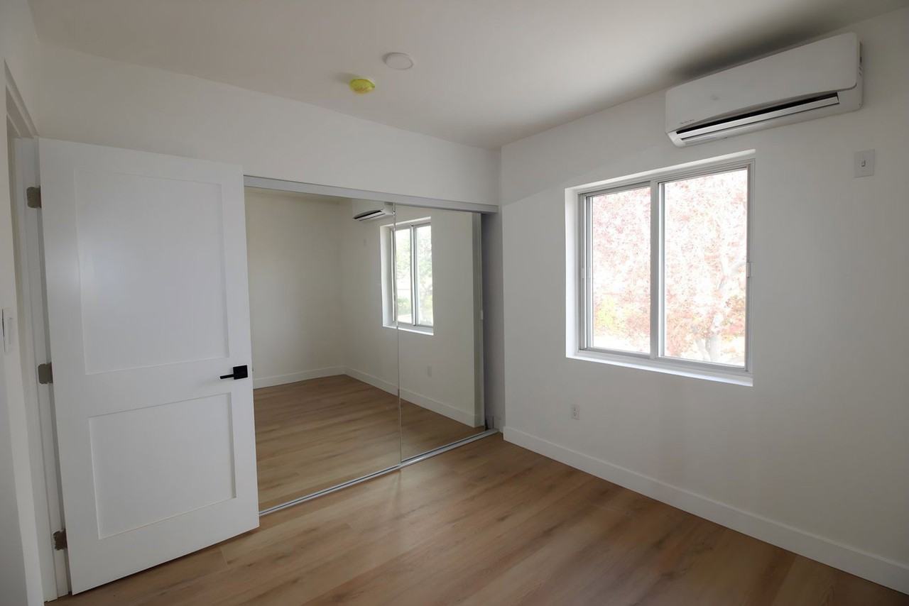 9013 Ramsgate Ave - Photo 2 of 8