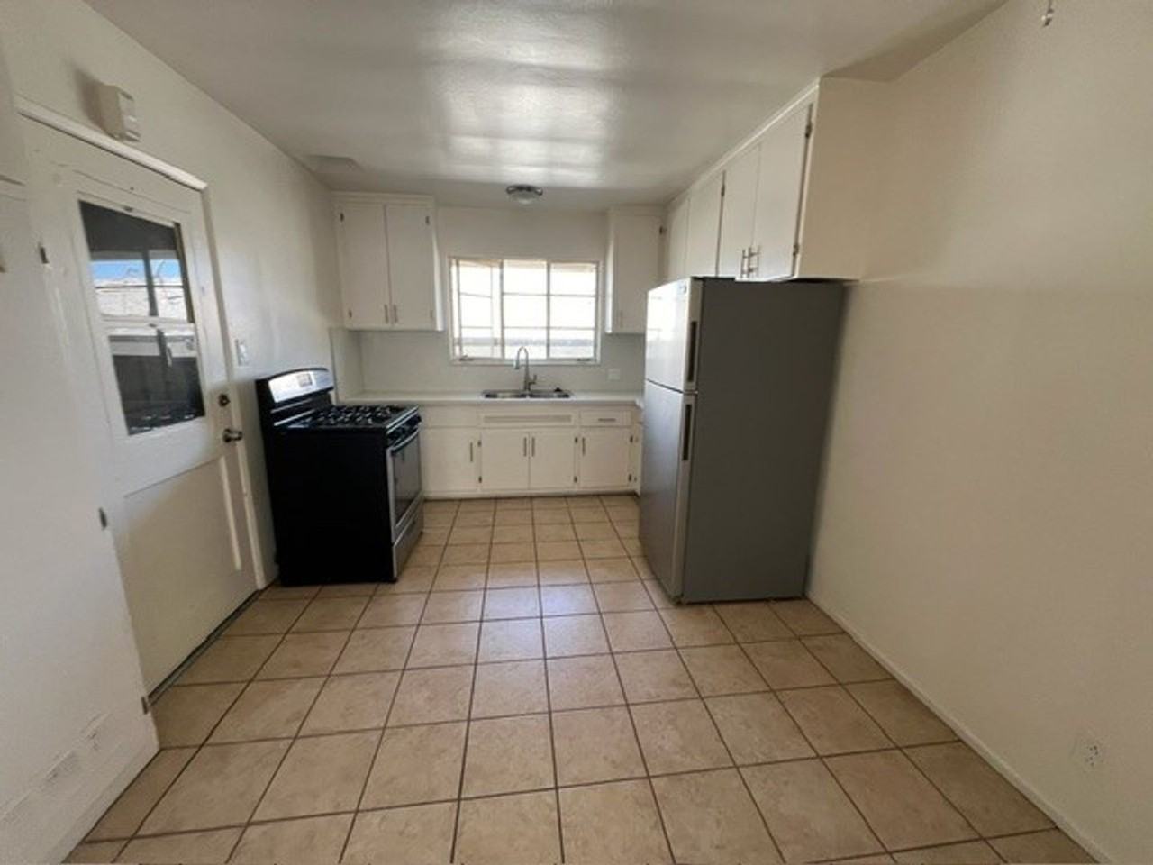 4132 Somerset Dr #A - Photo 2 of 7