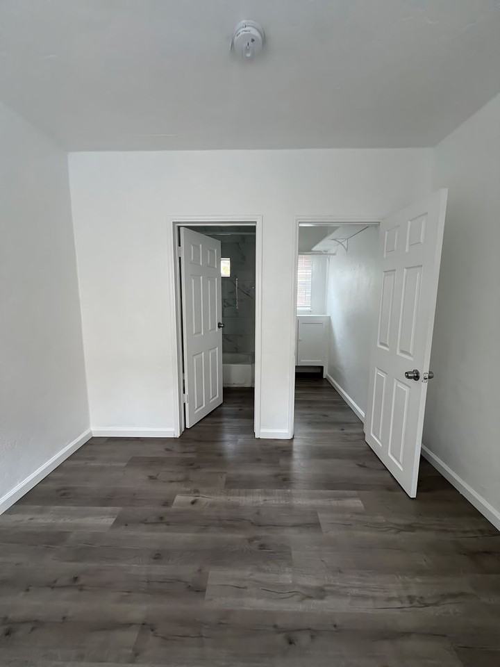 540 W 49th St #540A - Photo 2 of 7