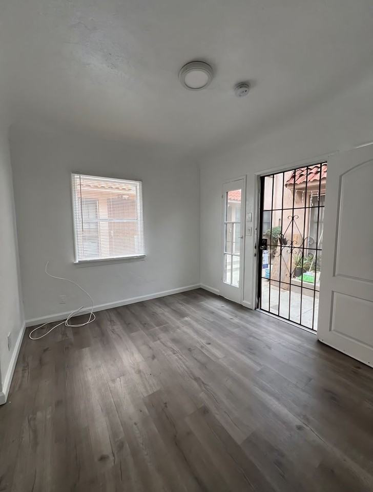 540 W 49th St #540A - Photo 5 of 7