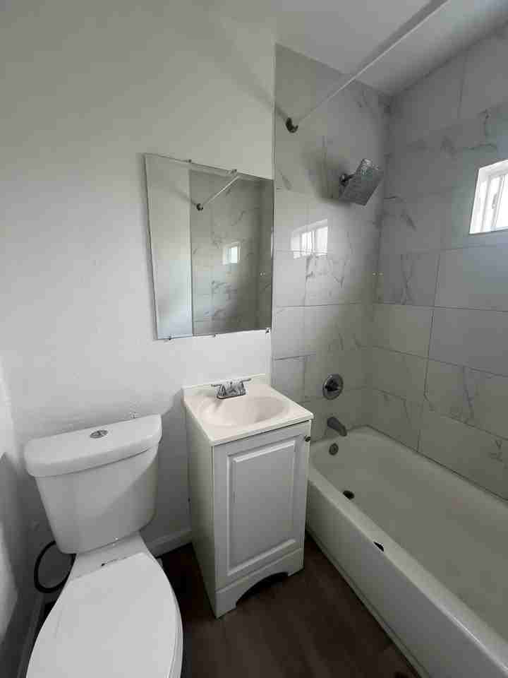 540 W 49th St #540A - Photo 6 of 7