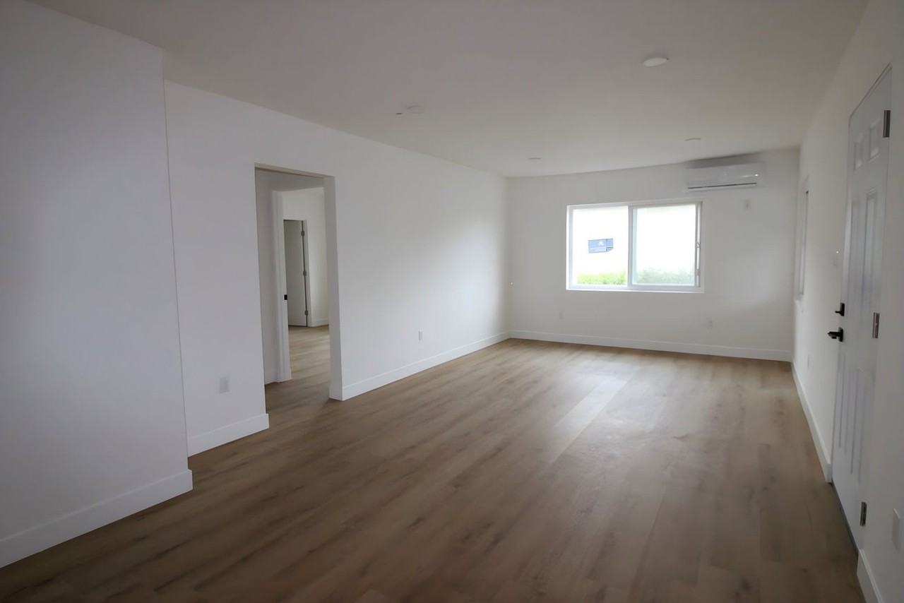 9009 Ramsgate Ave - Photo 3 of 8