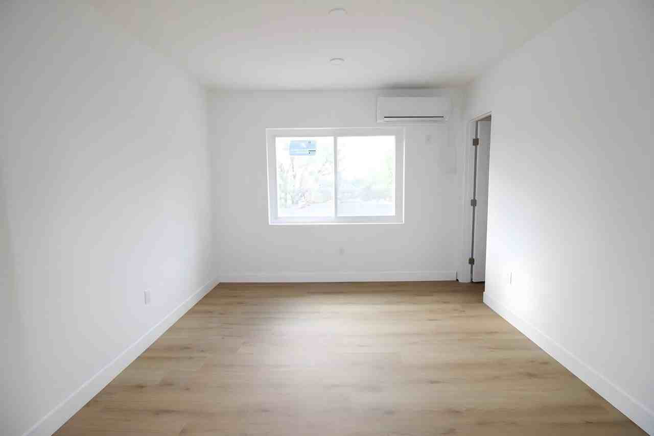 9009 Ramsgate Ave - Photo 4 of 8