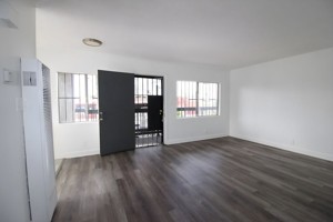 featured image of 11308 S Figueroa St #F1